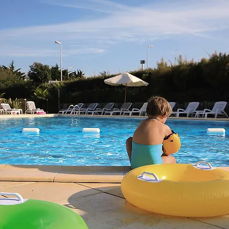 Village Club Goelia Les Voiles Blanches Hotel apartamentowy 3*